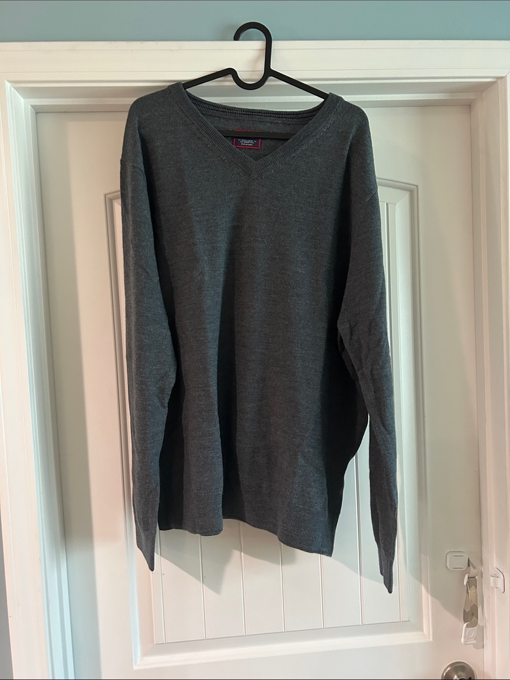 Men's V-Neck Spitler Sweater 100% Merino Wool